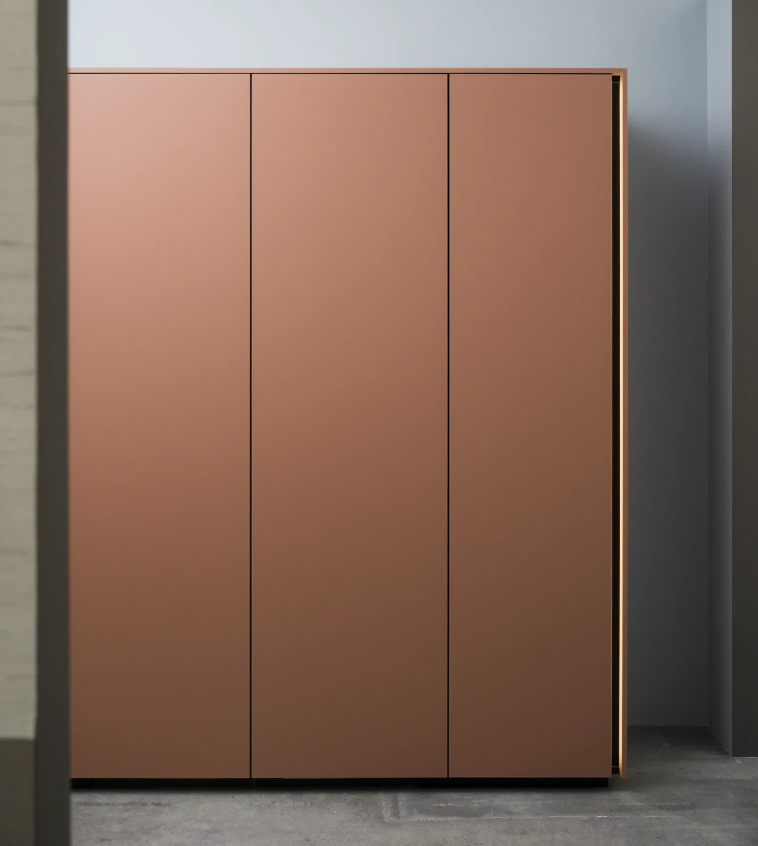 Schüller: matte Glasfront in Terracotta